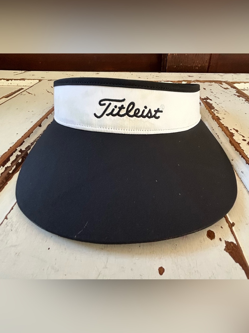 Titleist Golf Sun Visor Hat Black Brim White Strip OSFM Strapback Wide Brim